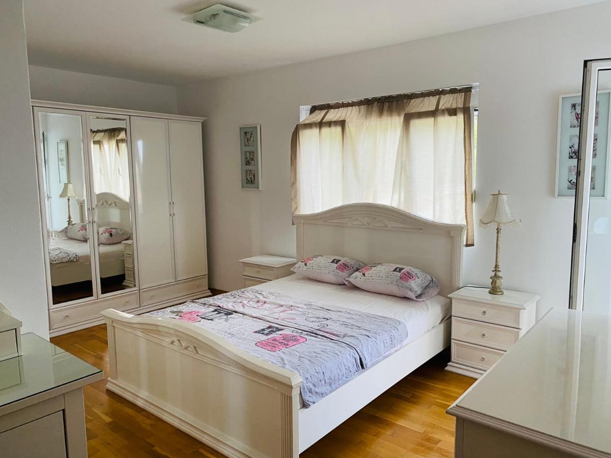 Iva Apartment
